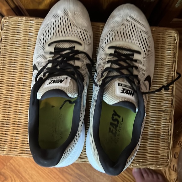 NIKE LUNARGLIDE 8 WHITE MESH ATHLETIC SHOES WITH INSIDES & STRINGS BLACK VGUC - Picture 12 of 12